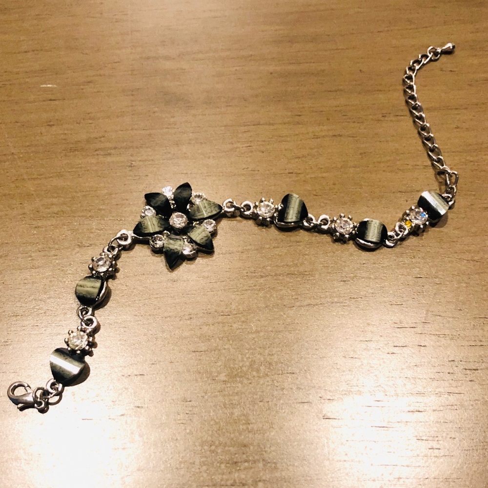 Black Agate Banded Flower/ Hearts  Bracelet.